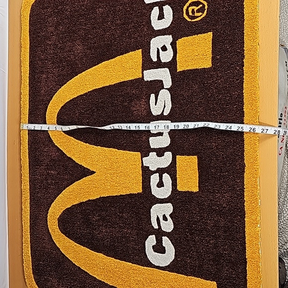 Travis Scott-Cactus Jack x McDonald's Arches Carpet - Picture 4 of 4